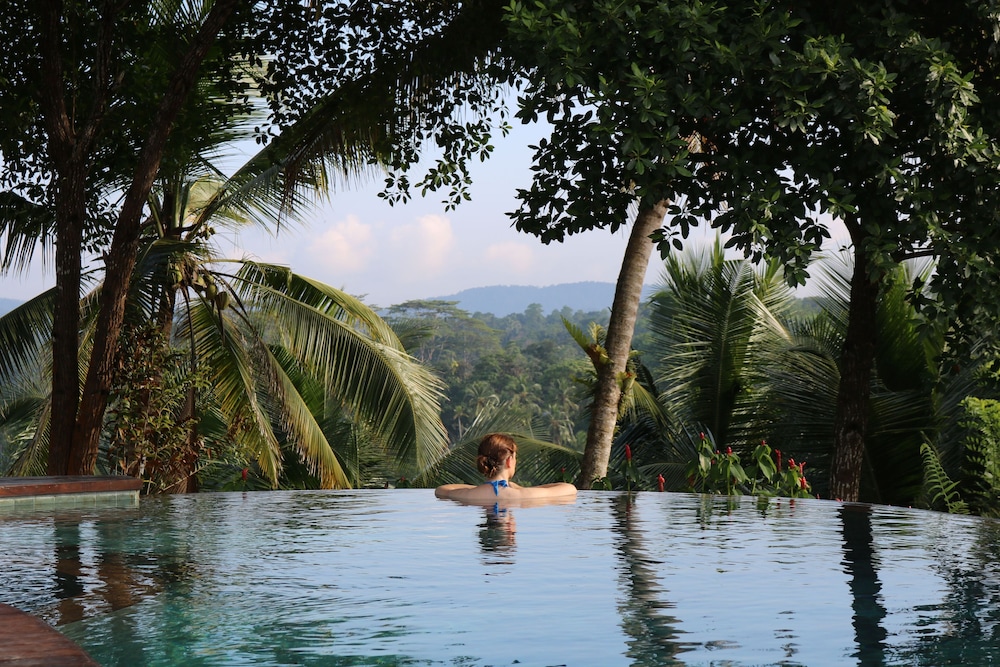 Tekanda Lodge — 4-Star Luxury Hotel in Unawatuna, Sri Lanka