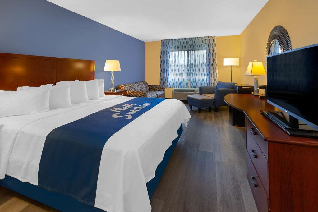 Days Inn by Wyndham Milan Sandusky South - photo 11