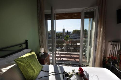 Florence Oasis Puccini & Visarno Apartment — 4-Star Luxury Hotel in Florence, Italy