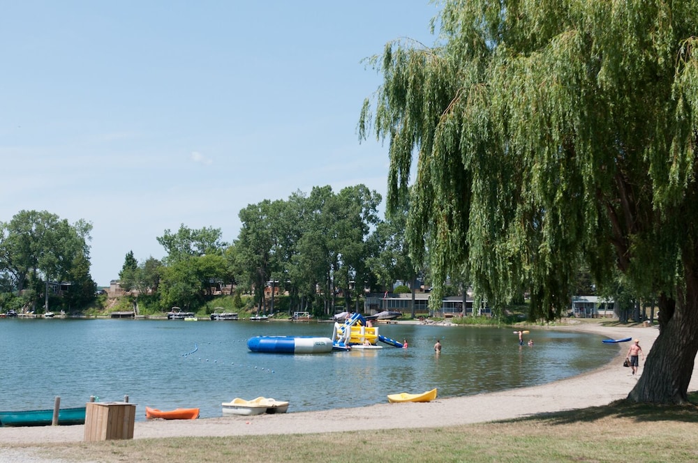 Great Blue Resorts Cherry Beach Resort in Prince Edward, Canada