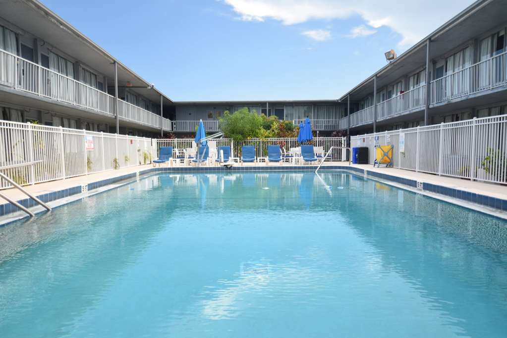 Days Inn by Wyndham Stuart - photo 5