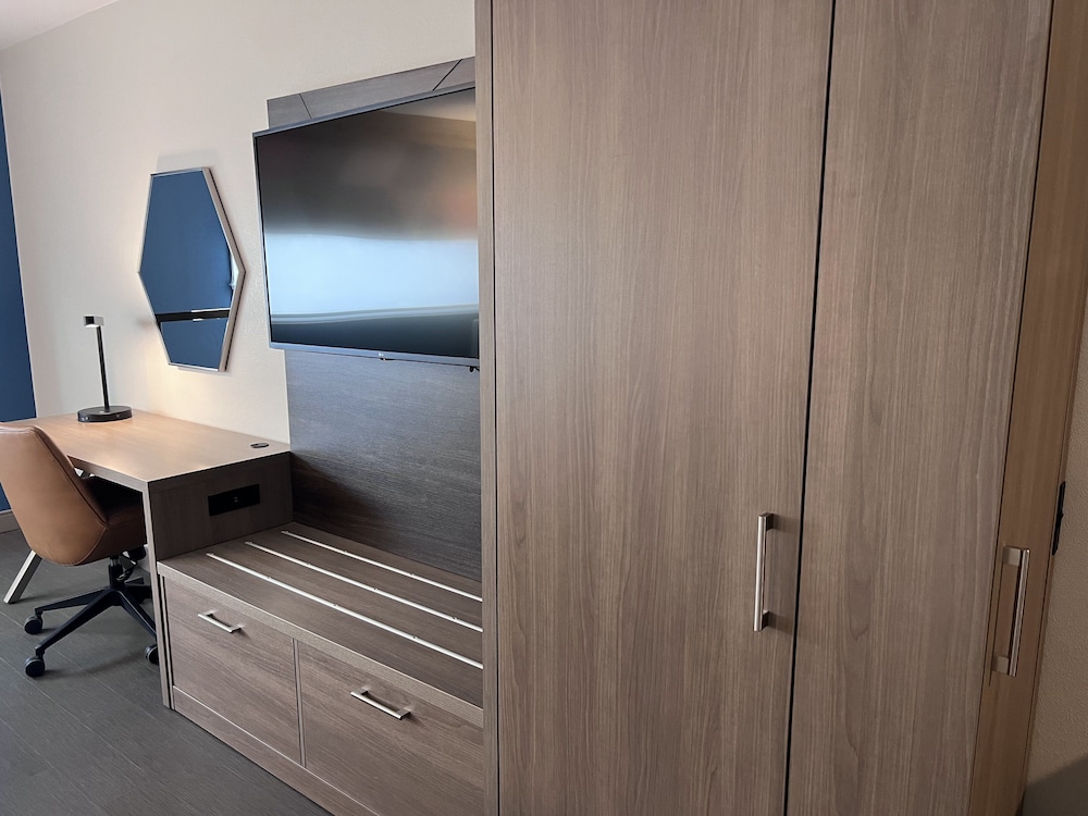 Holiday Inn Express Atlanta Airport North - photo 5