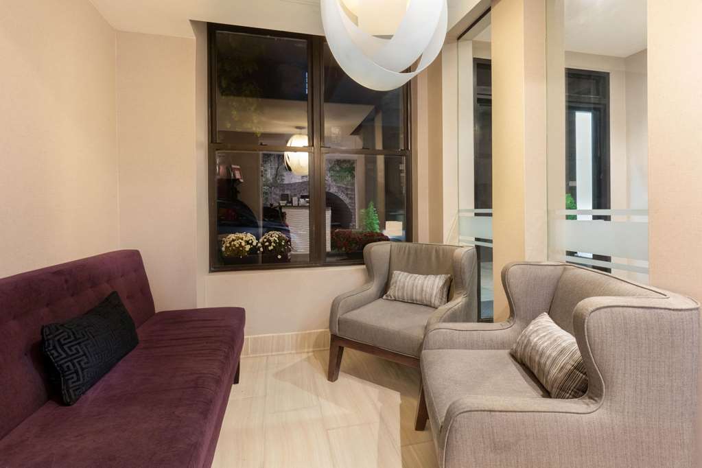La Quinta Inn & Suites by Wyndham New York City Central Park - photo 6