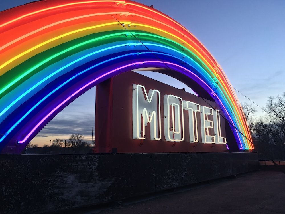 Rainbow Motel - carbon neutral hotel in Greeley
