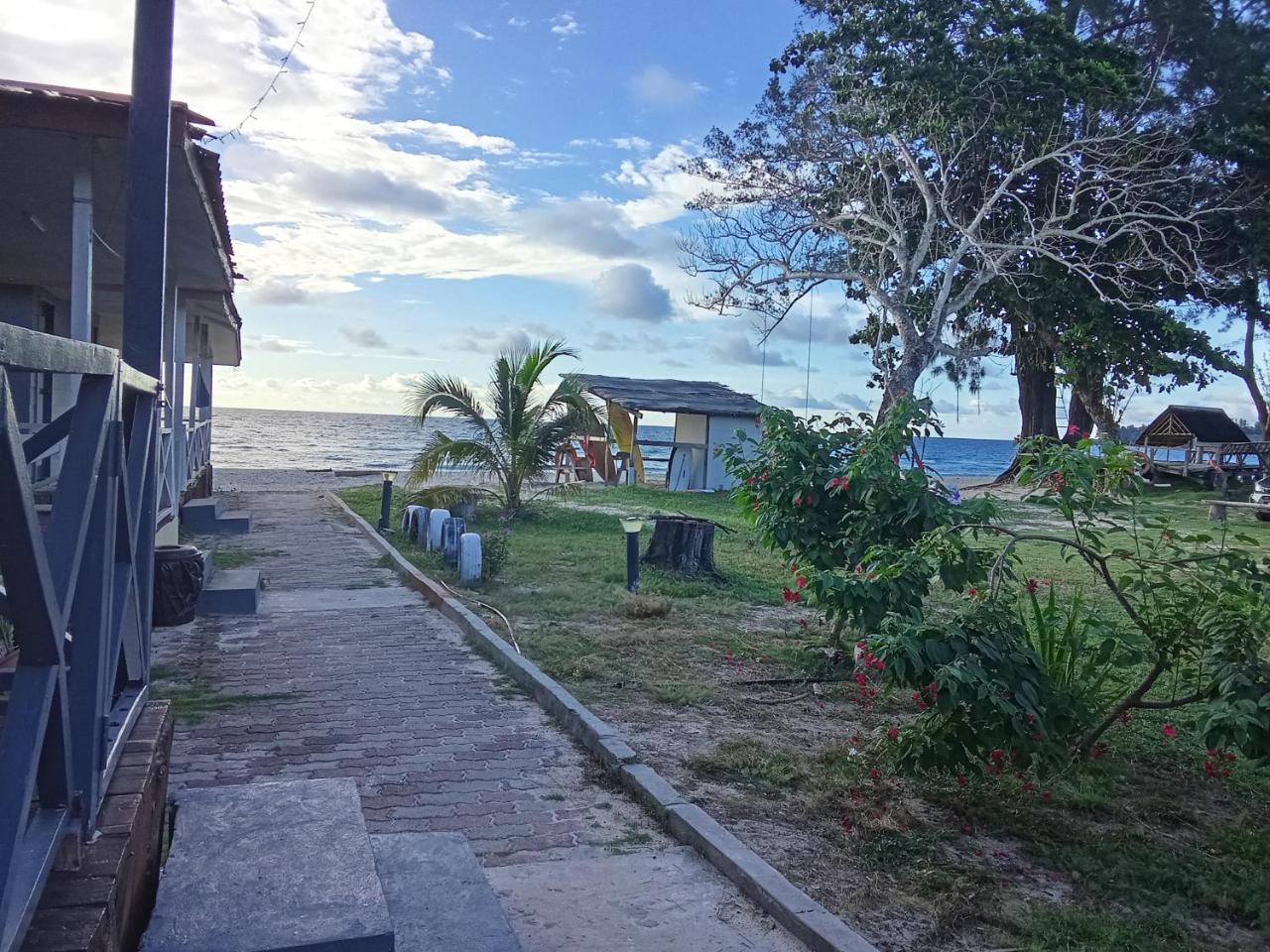Sidi Beachfront Bungalows — Kudat — photo 4