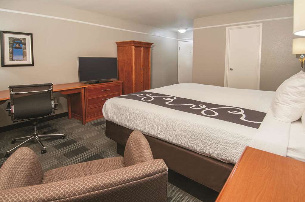 La Quinta Inn by Wyndham San Antonio Brooks City Base - photo 12
