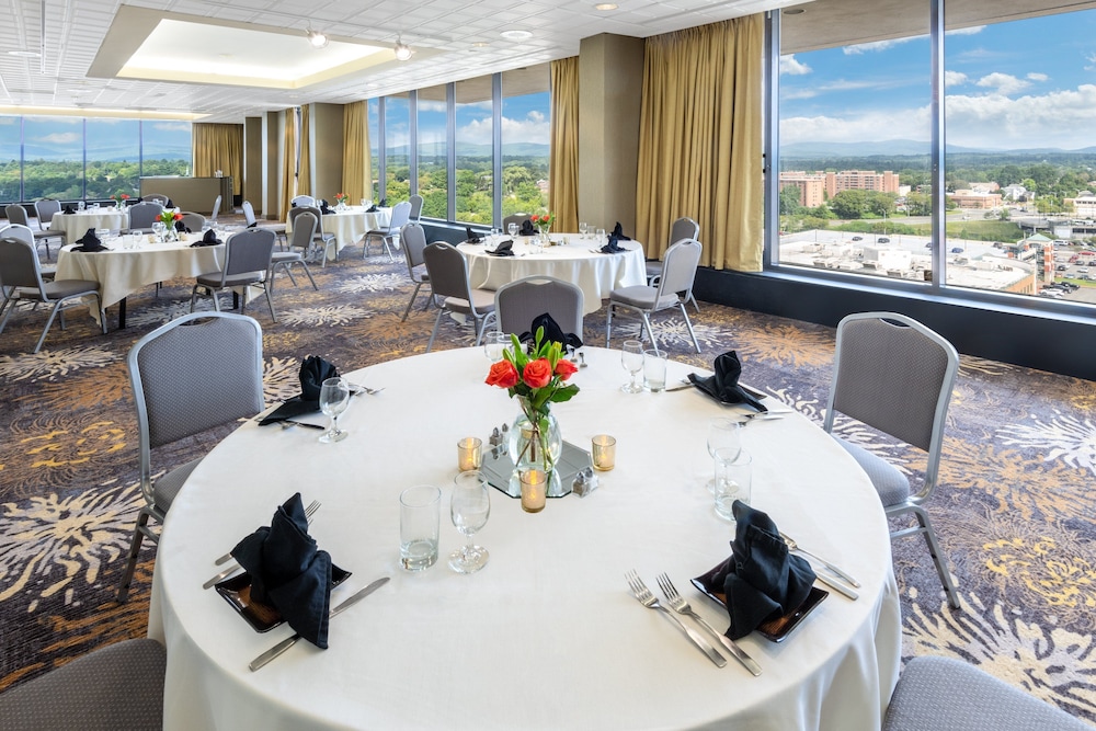 Holiday Inn & Suites Pittsfield Berkshires by IHG - photo 55