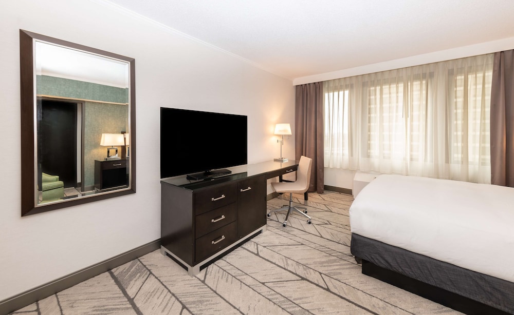 DoubleTree by Hilton Newark Penn Station - photo 15