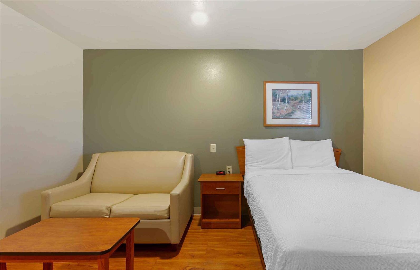 Extended Stay America Select Suites Phoenix West - photo 36