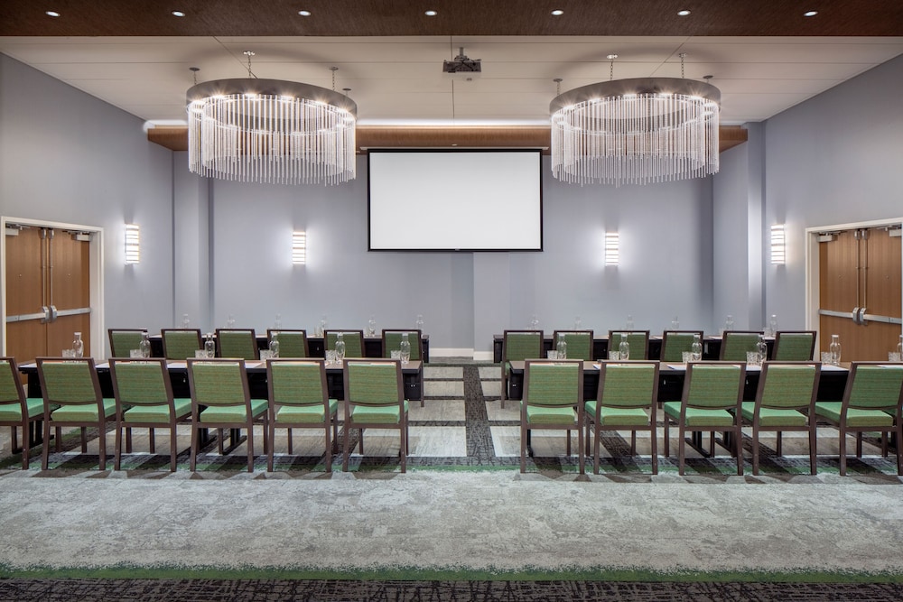 Hotel Indigo Gainesville Celebration Pointe by IHG - photo 33