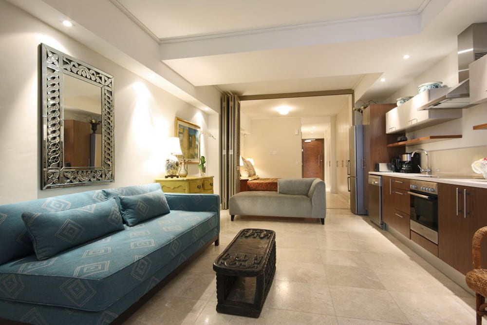 702 Canal Quays — 4-Star Luxury Hotel in Cape Town, South Africa