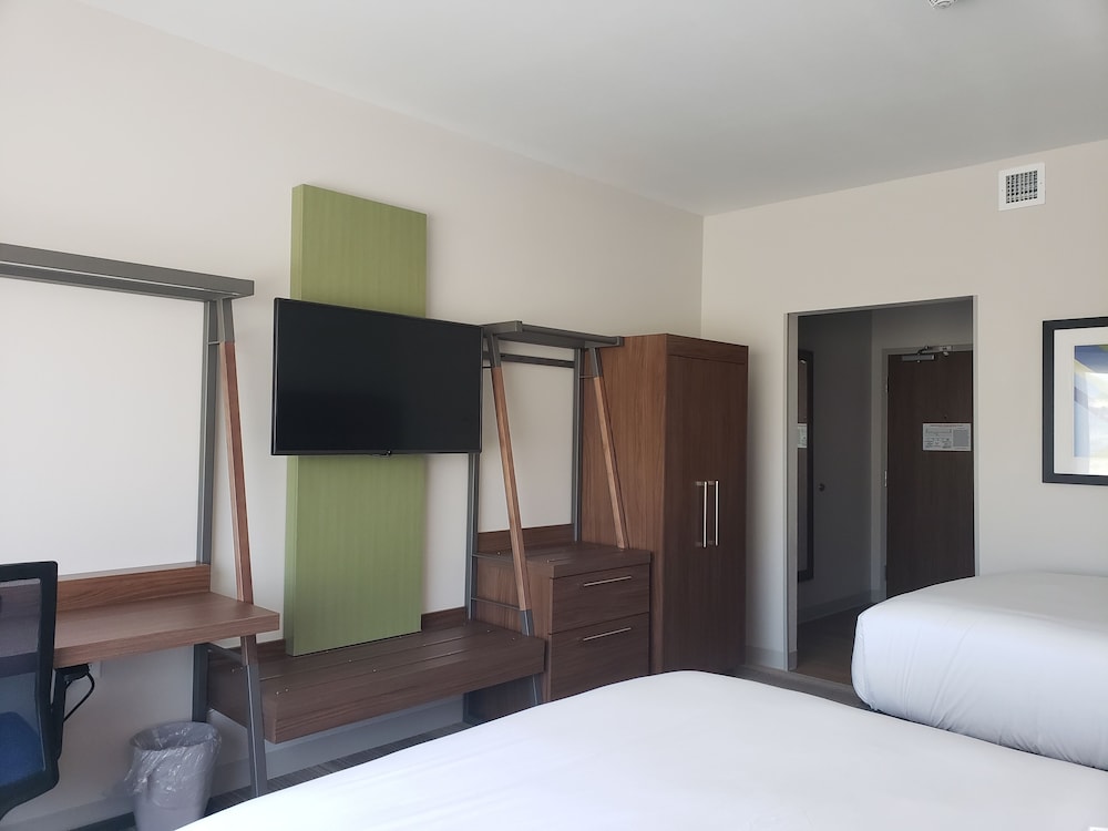 Holiday Inn Express & Suites Brigham City North Utah by IHG - photo 15