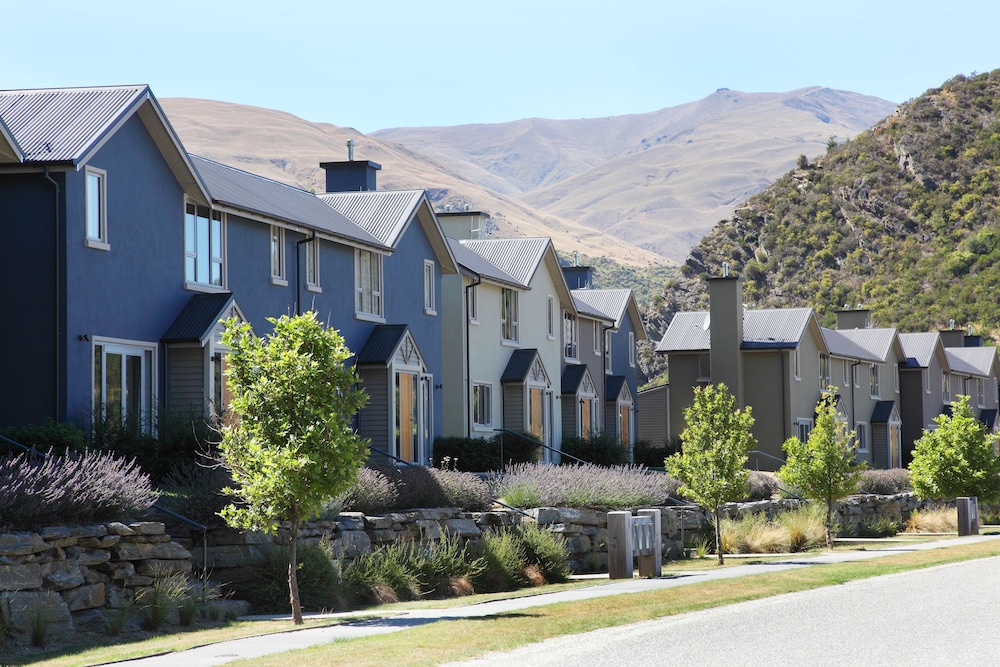 Arrowfield Apartments — 4-Star Luxury Hotel in Arrowtown, New Zealand
