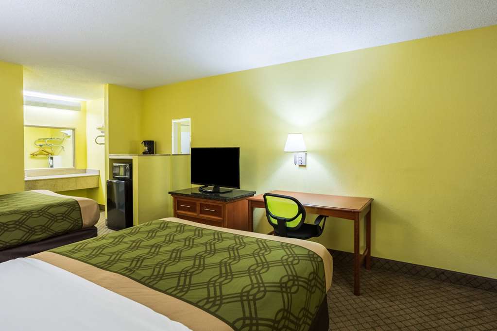 Econo Lodge Picayune - photo 10