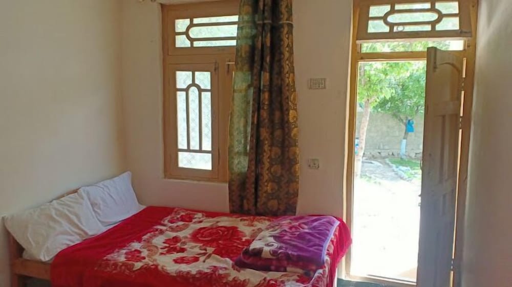 Phander View Hotel - carbon neutral hotel in Unknown City