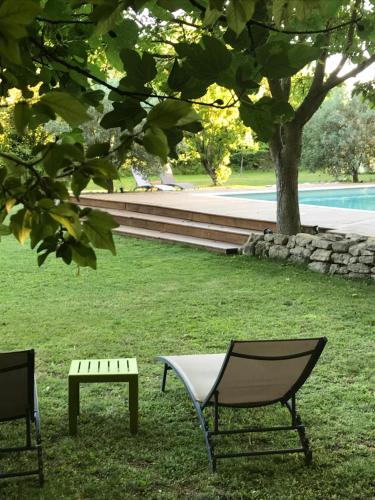 L’atelier Des Coudelieres in Le Thor, France