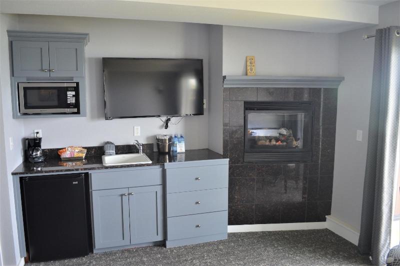 Starfish Manor Oceanfront Hotel - photo 12