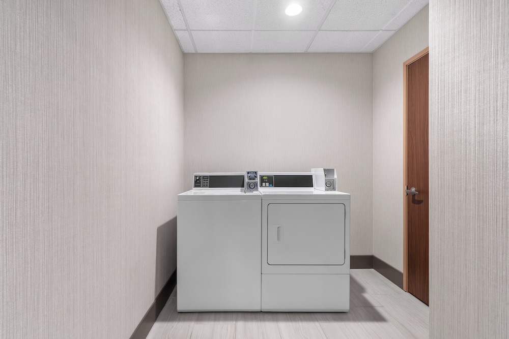 Holiday Inn Express Coralville by IHG - photo 40