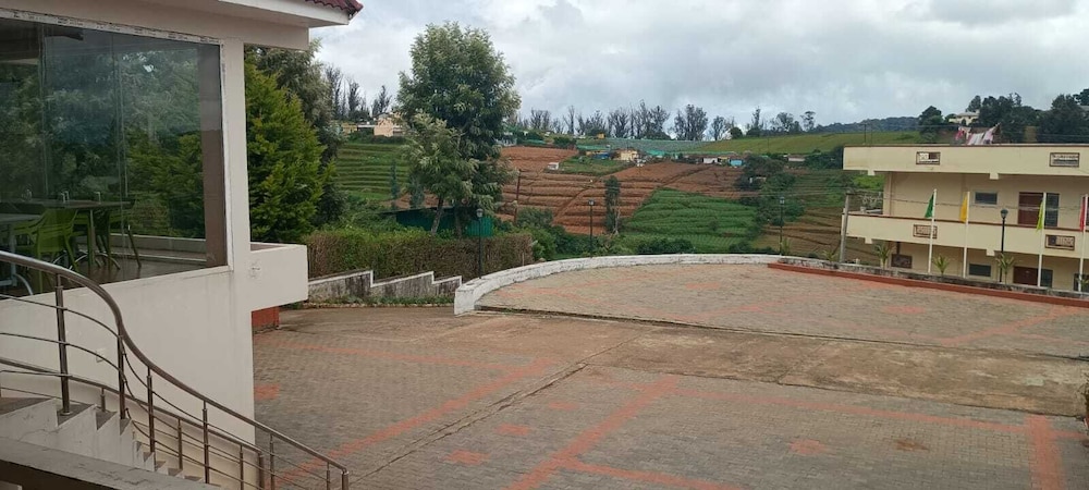 LMS Palve Sugavasam - last minute hotel in Ooty