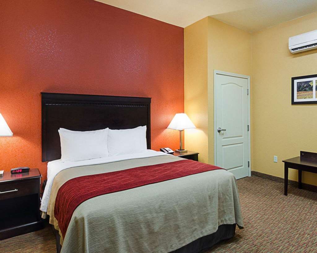 Comfort Inn & Suites Orange Montpelier - photo 21