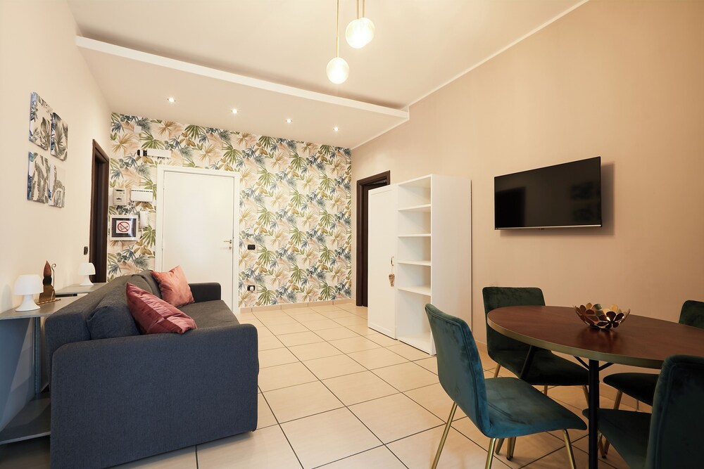 Vicky's Luxury Guesthouse by NapoliApartments — 4-Star Luxury Hotel in Naples, Italy