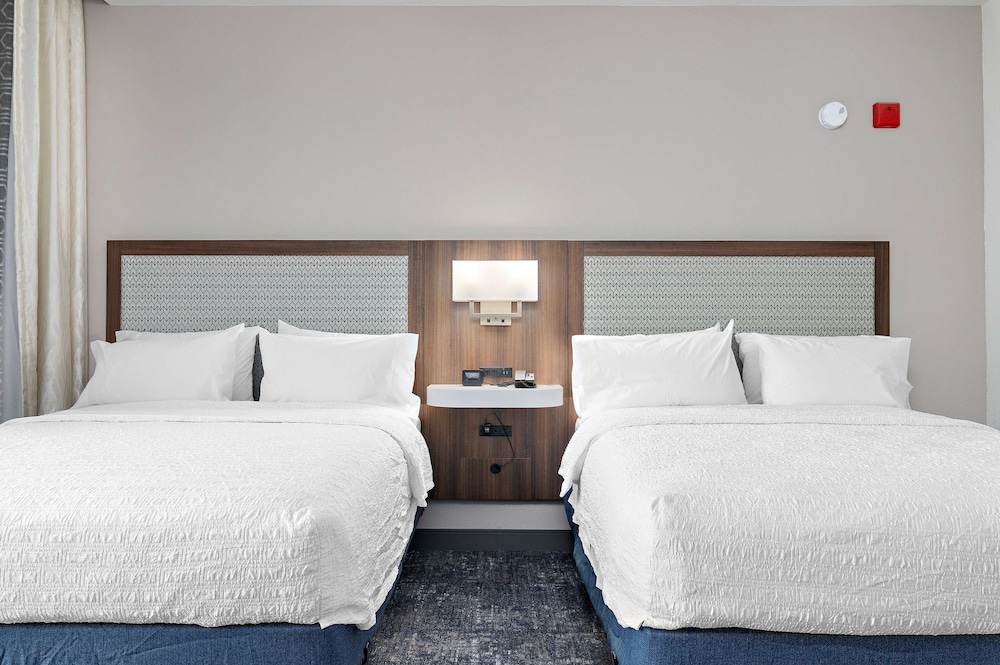 Hampton Inn Kansas City Downtown Financial District - photo 12