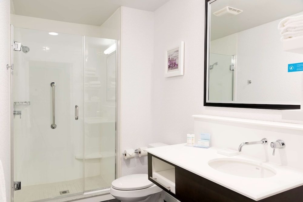 Hampton Inn Midland - photo 26
