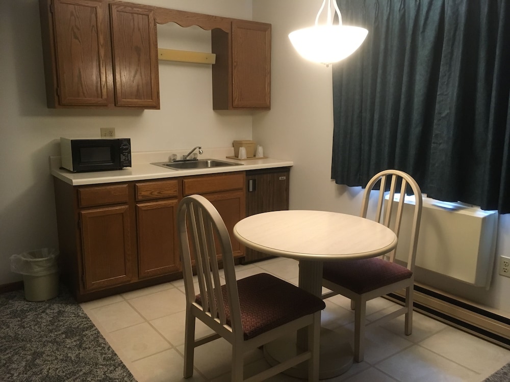 Value Host Motor Inn - photo 12