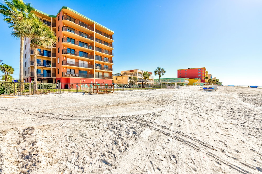 Emerald Isle 403 Premier — 4-Star Luxury Hotel in Saint Pete Beach, United States