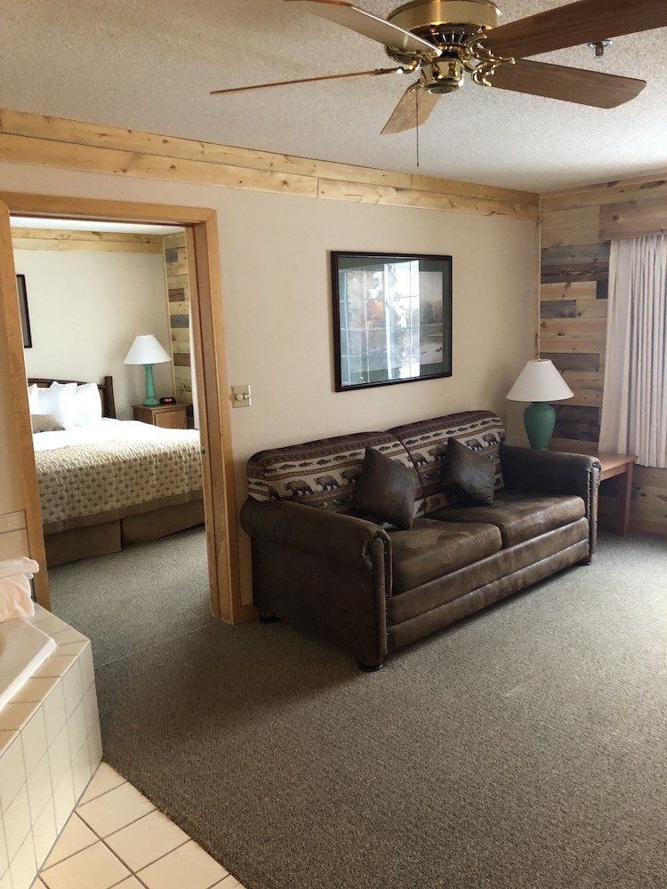 Flat Creek Lodge - photo 5