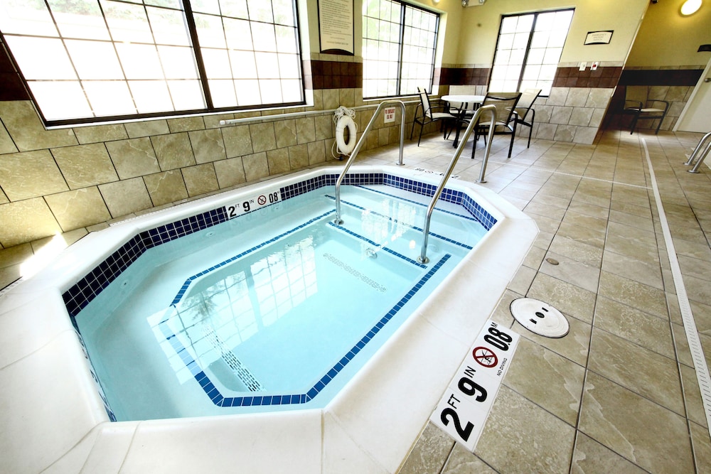 Staybridge Suites Minot by IHG - photo 43