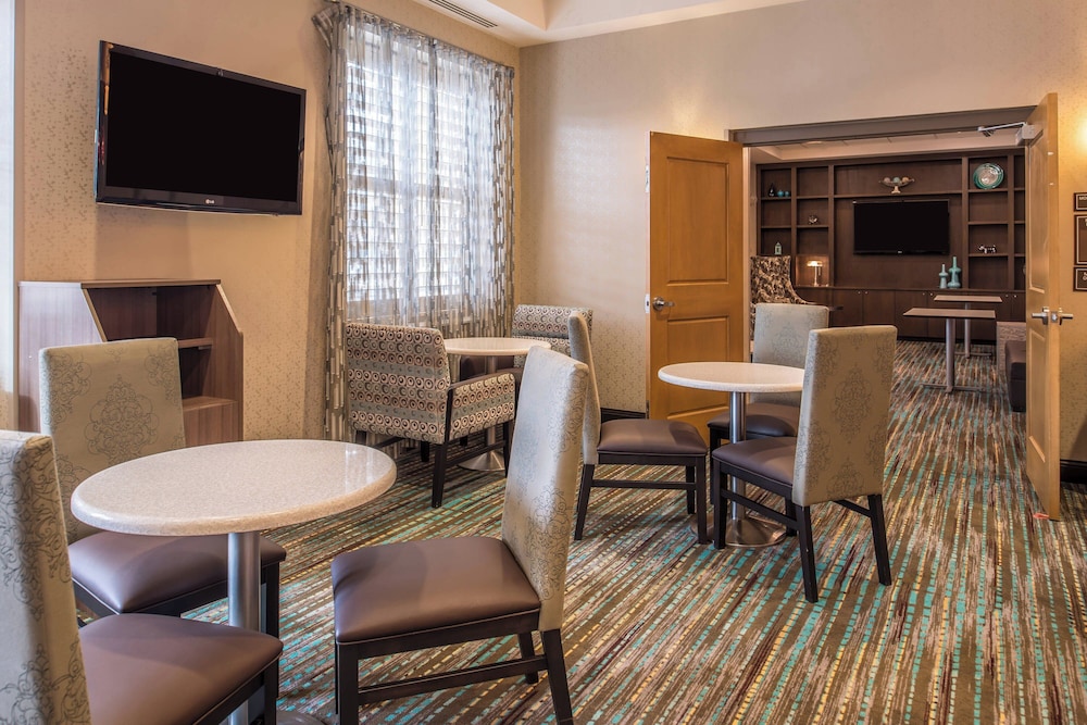 Residence Inn by Marriott Pittsburgh North Shore - photo 52