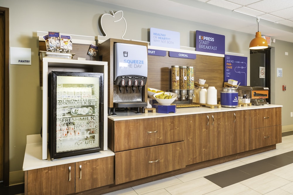 Holiday Inn Express Rochelle by IHG - photo 34