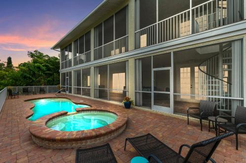 Heated Pool and Spa Included in Marco Island, United States