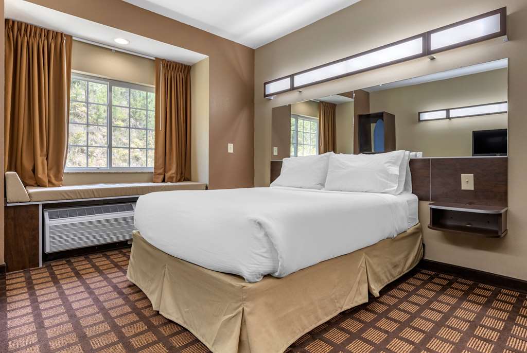 Microtel Inn & Suites By Wyndham Sylva Dillsboro Area - photo 14