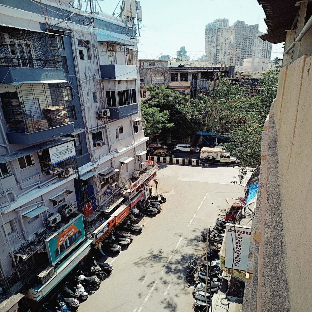 Hotel Rishi International