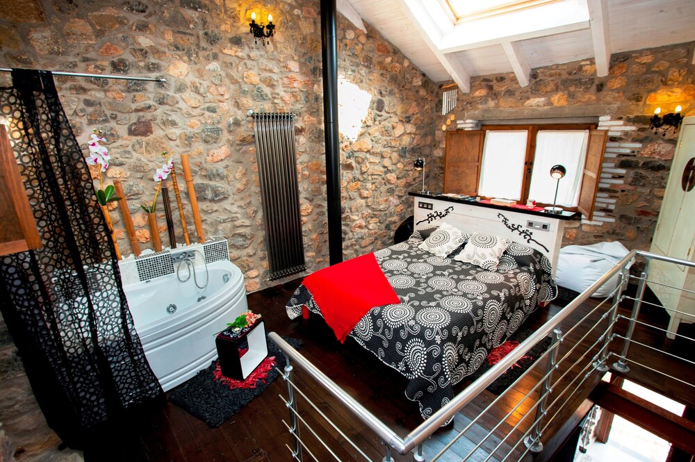 Casas Rurales Entre Babia y La Luna — hotel in San Emiliano