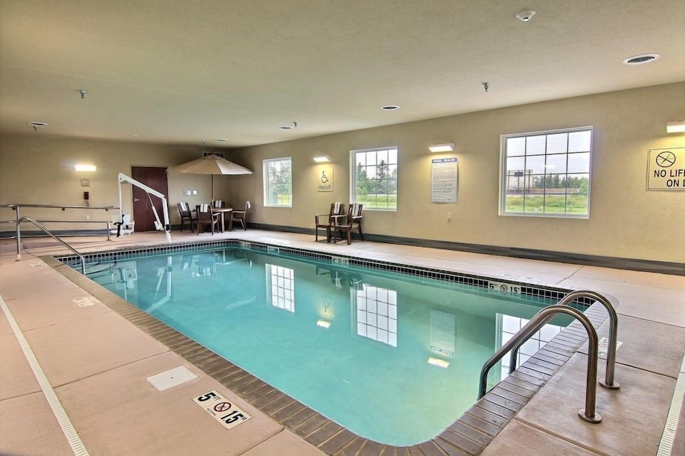 AmeriVu Inn & Suites Crookston - photo 11