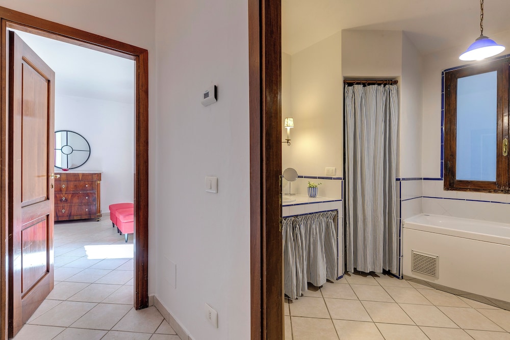 Guelfo Apartment by Mamo Florence — 4-Star Luxury Hotel in Florence, Italy