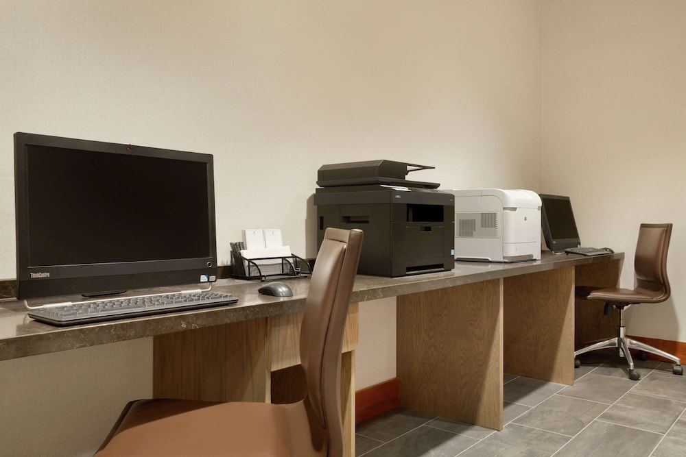 Embassy Suites by Hilton Denver International Airport - photo 53