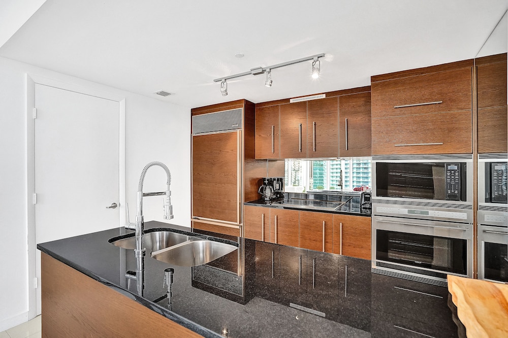 Sky City At Icon Brickell - photo 20