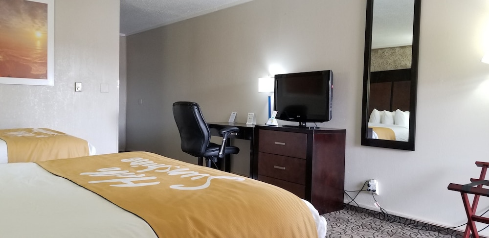 Days Inn & Suites by Wyndham Trinidad - photo 15