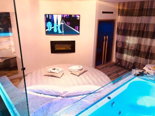 Loft Con Spa Privata — 4-Star Luxury Hotel in Santa Maria Degli Angeli, Italy