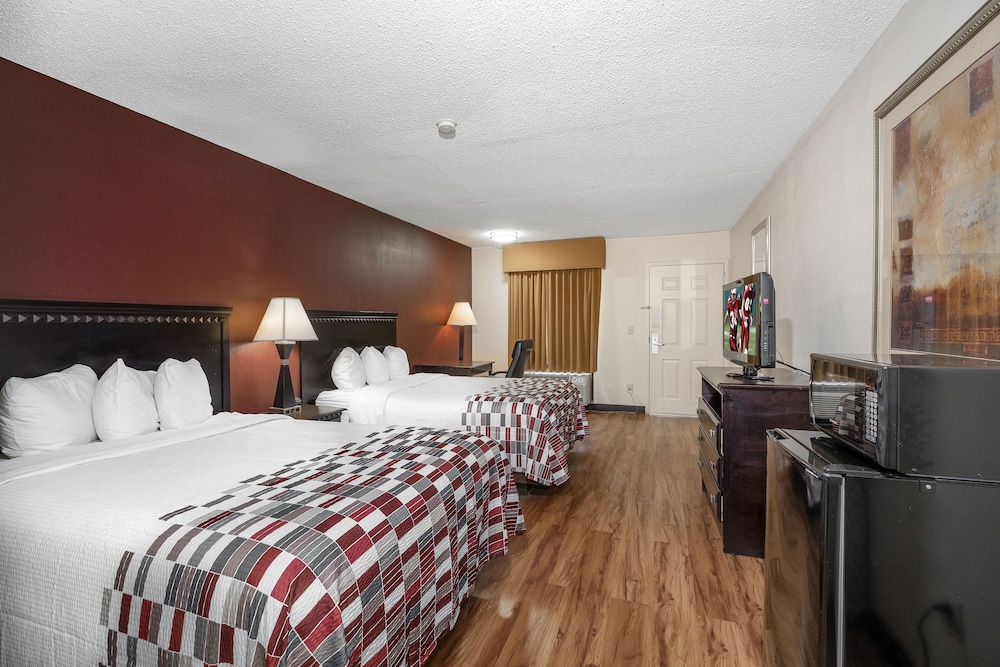Red Roof Inn & Suites Oxford - photo 3