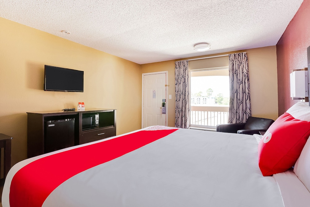 OYO Hotel Tyler Northwest Mineola Hwy - photo 32