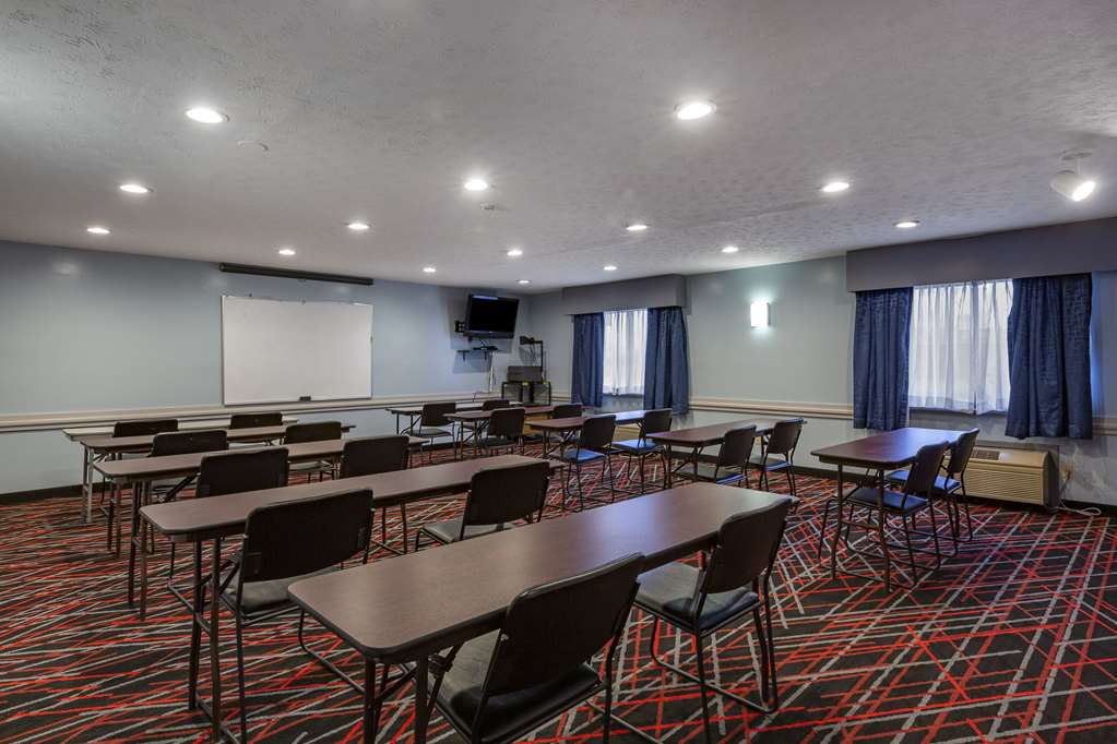 Quality Inn Austintown Youngstown West - photo 30