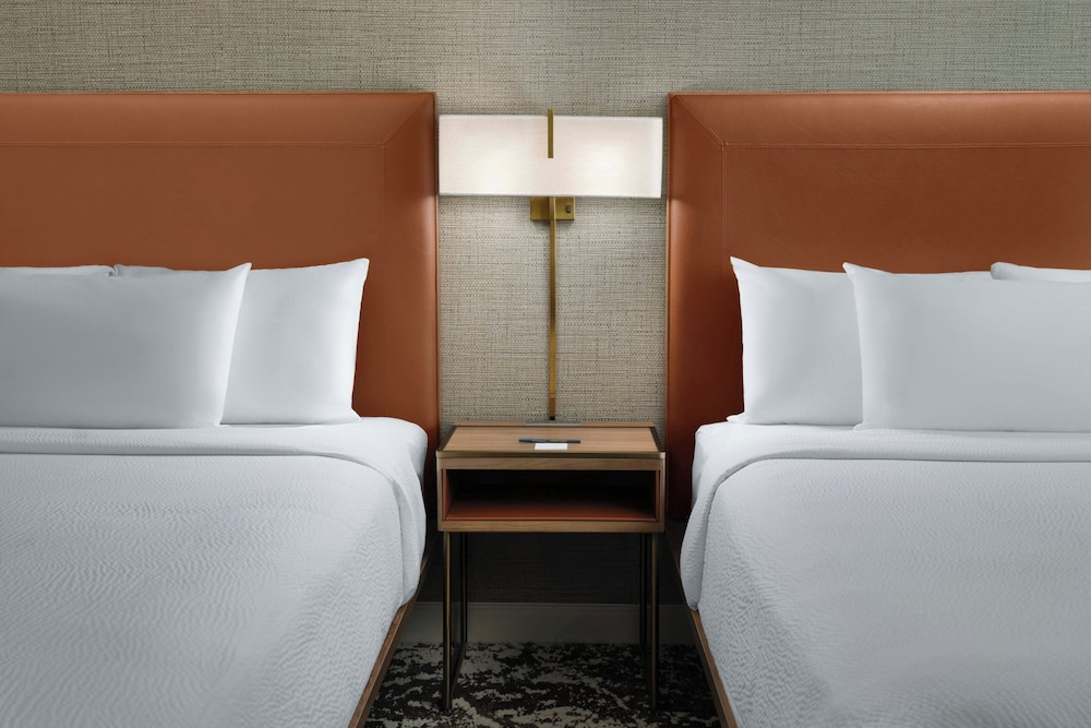 Courtyard by Marriott Pasadena Old Town - photo 11