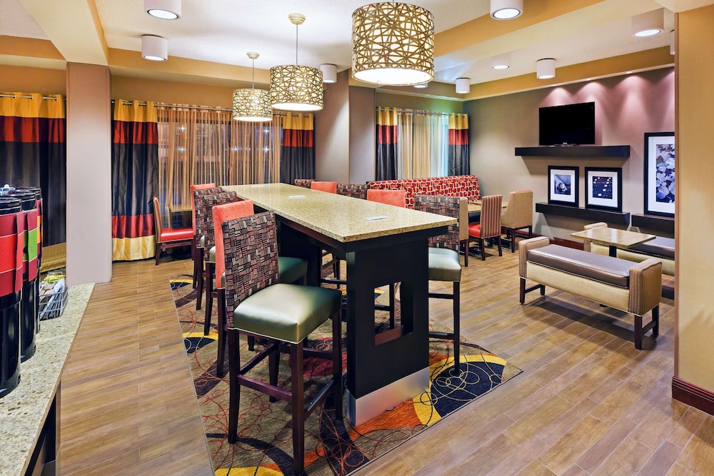 Hampton Inn Jonesboro - photo 2