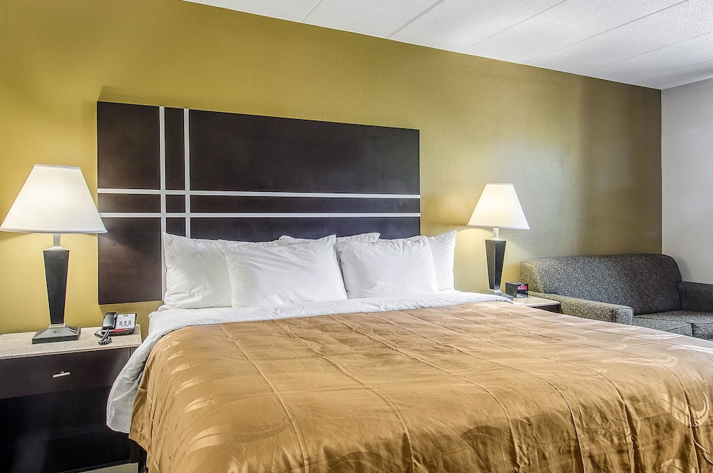 Red Roof Inn & Suites Middleborough - photo 4