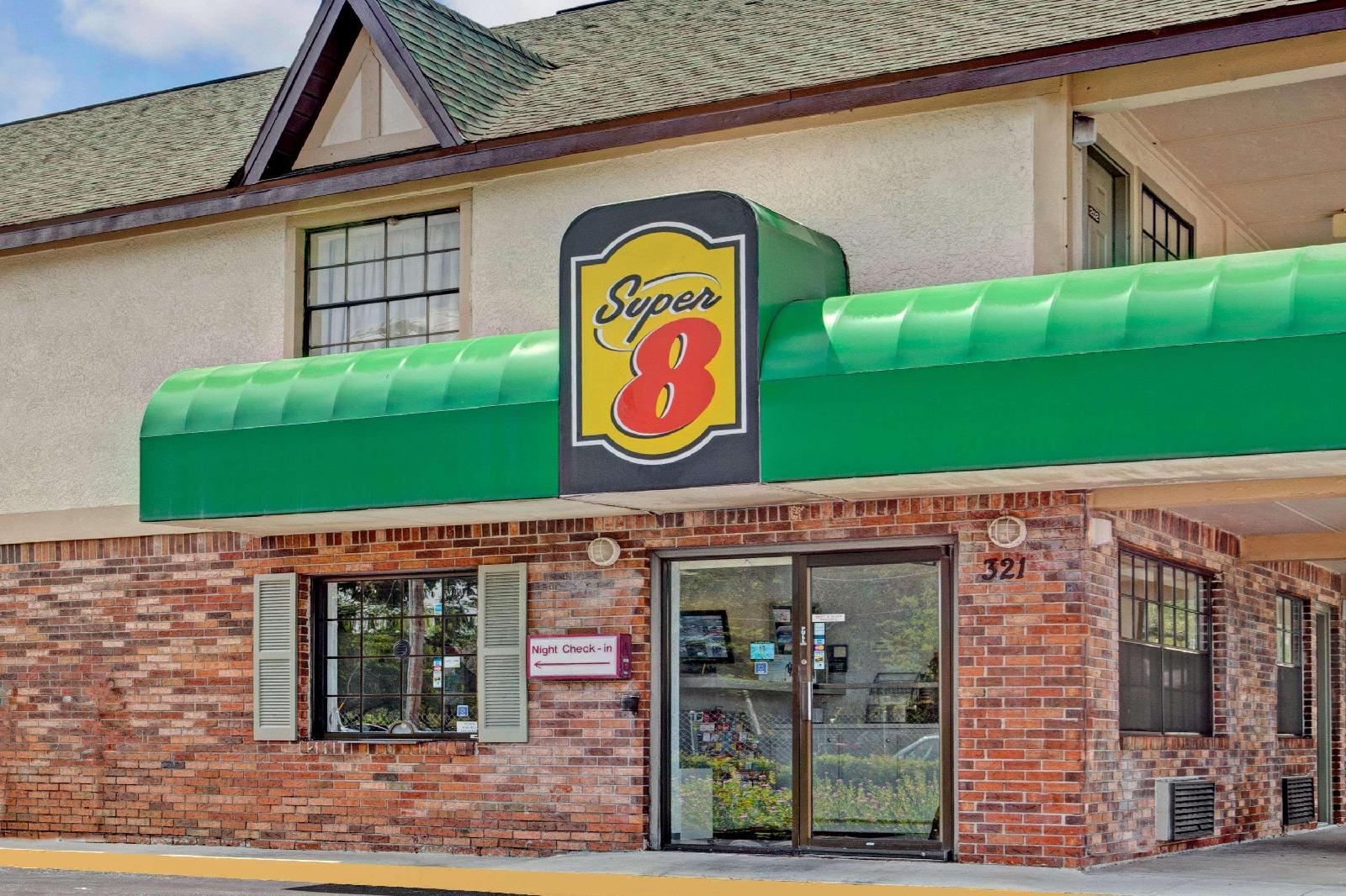 Super 8 Tampa U.S.F. Near Busch Gardens Downtown - photo 3